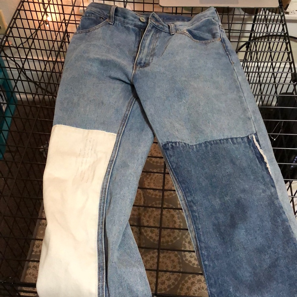 Patched brand mellville boyfriend jeans